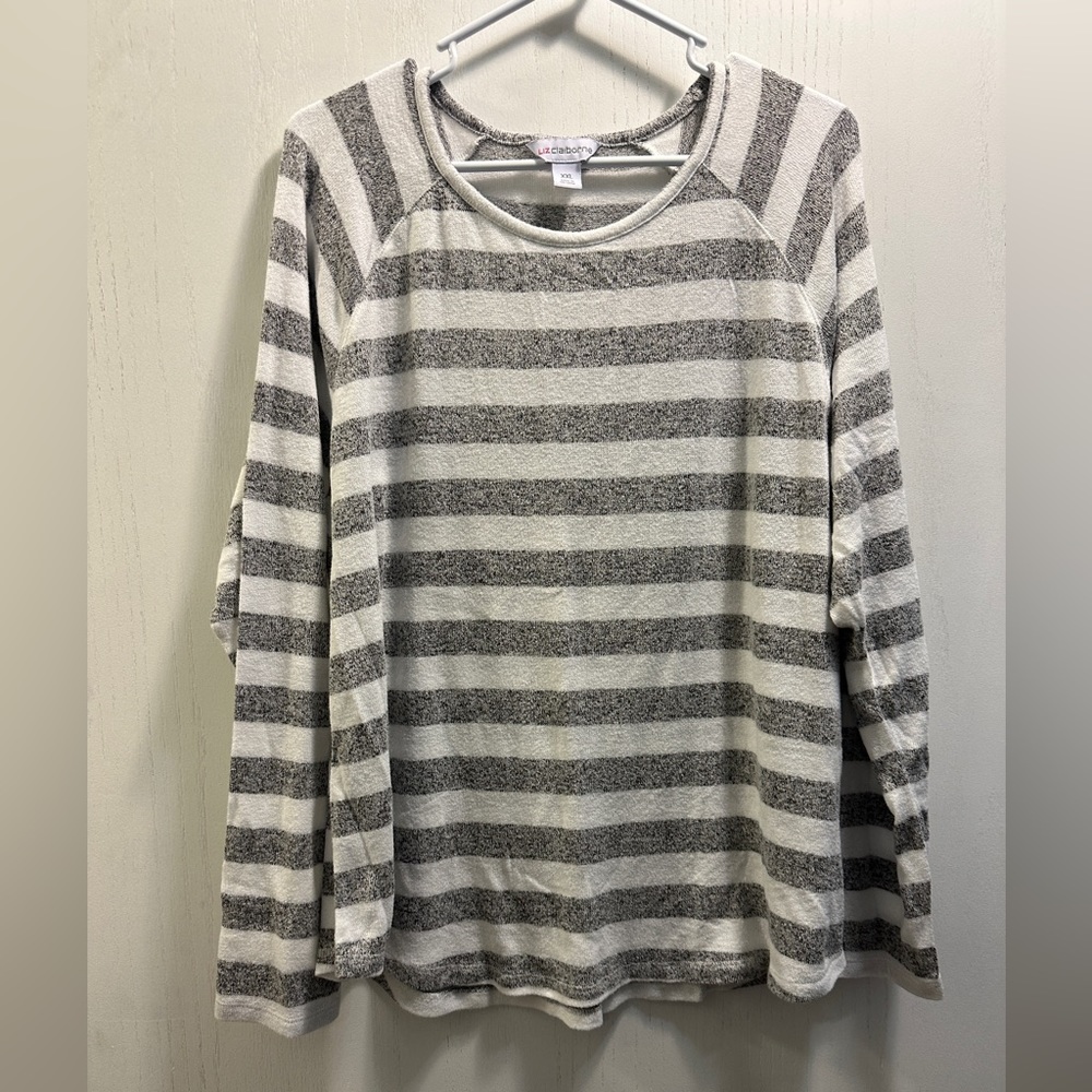 Liz Claiborne Long Sleeve Top. Size XXL. Gently used. Gray/White. - Picture 1 of 4
